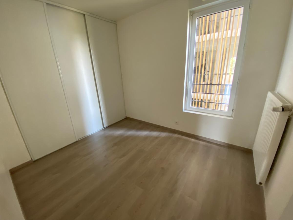 
																																							4 pièces - 
																																						3ème étage - 86m² - 1 077,91 € - Photo #6