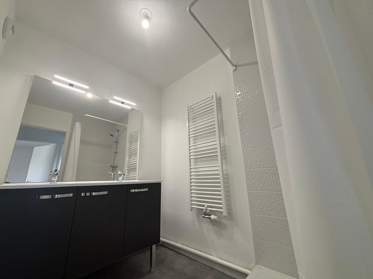 
																			4 pièces - 
																		1er étage - 80m² - 884,40 € - Photo #6