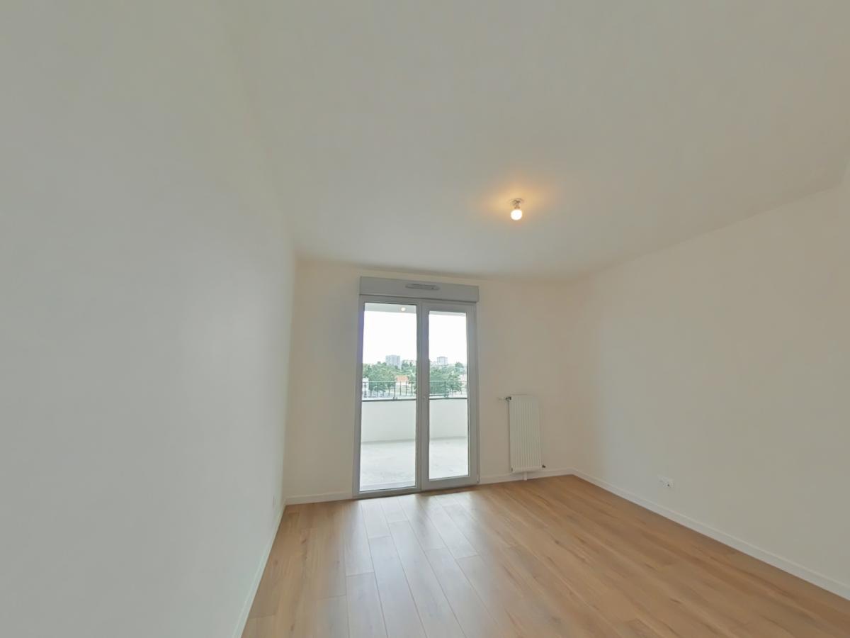 4 pièces - 3ème étage - 78m² - 1 348,75 € - Photo #2
