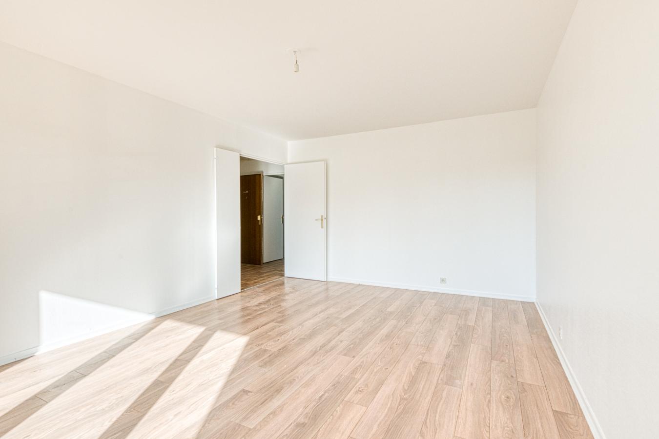 
																			4 pièces - 
																		1er étage - 84m² - 370 000 € - Photo #2