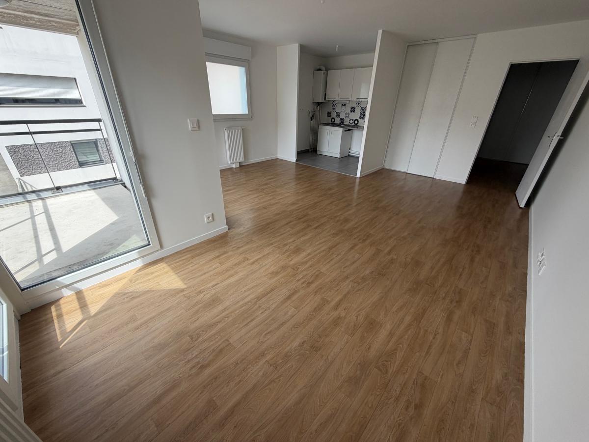 
																																							3 pièces - 
																																						1er étage - 67m² - 751,09 € - Photo #4