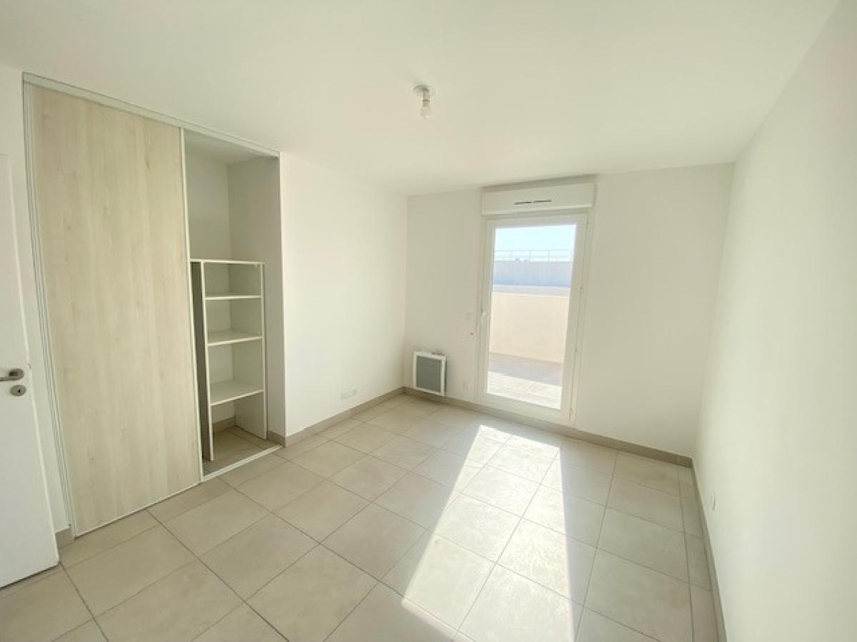 4 pièces - 4ème étage - 111m² - 1 201,66 € - Photo #2