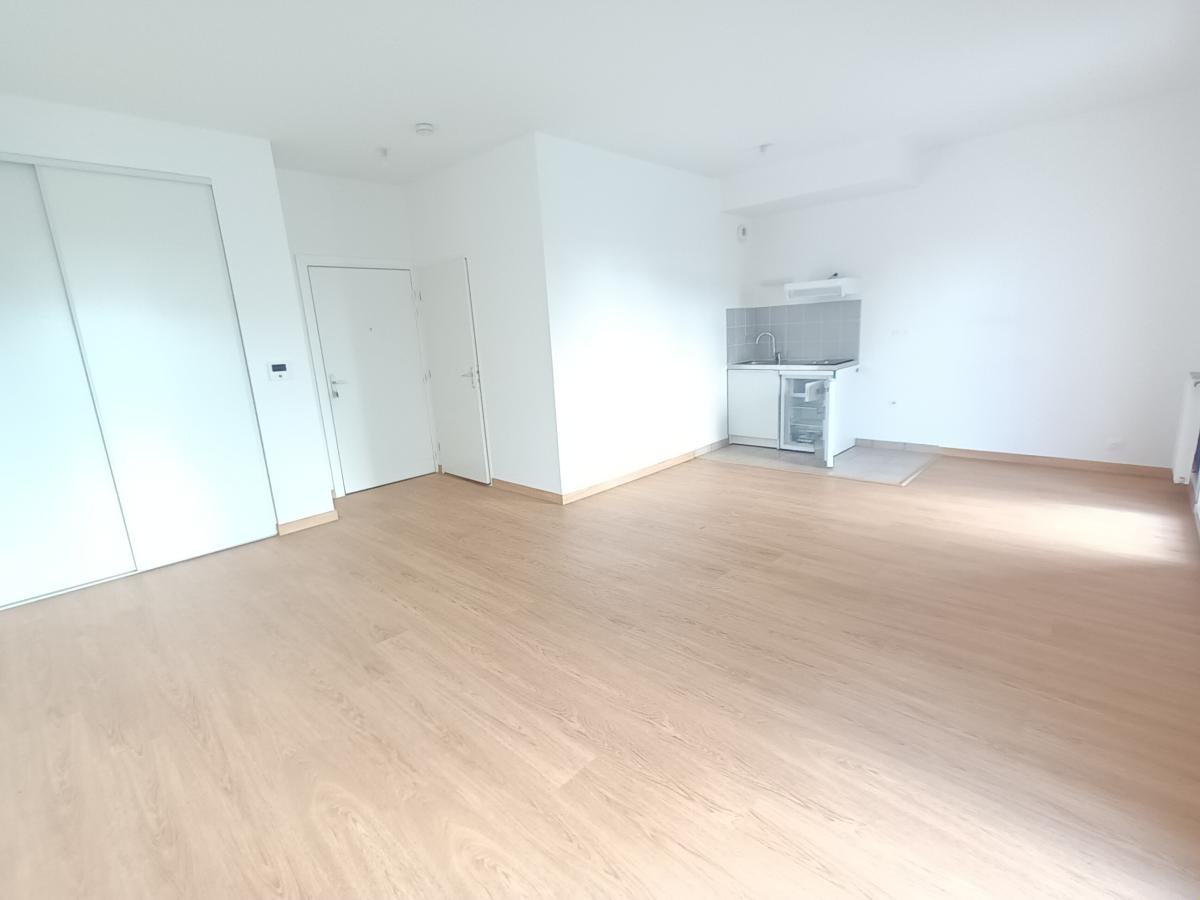 
																			2 pièces - 
																		RDC - 49m² - 1 001,32 € - Photo #1