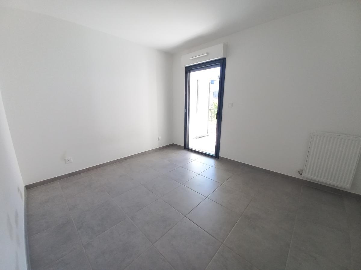 3 pièces - 1er étage - 70m² - 983,61 € - Photo #4