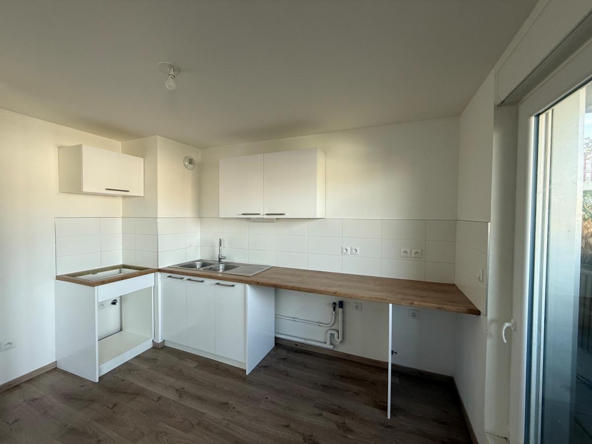 
																																							3 pièces - 
																																						1er étage - 68m² - 858,35 € - Photo #3