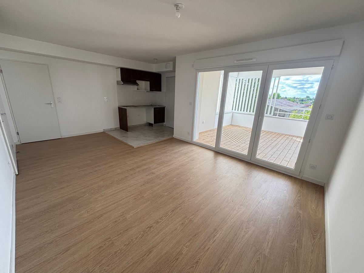
																			3 pièces - 
																		2ème étage - 62m² - 718,50 € - Photo #2