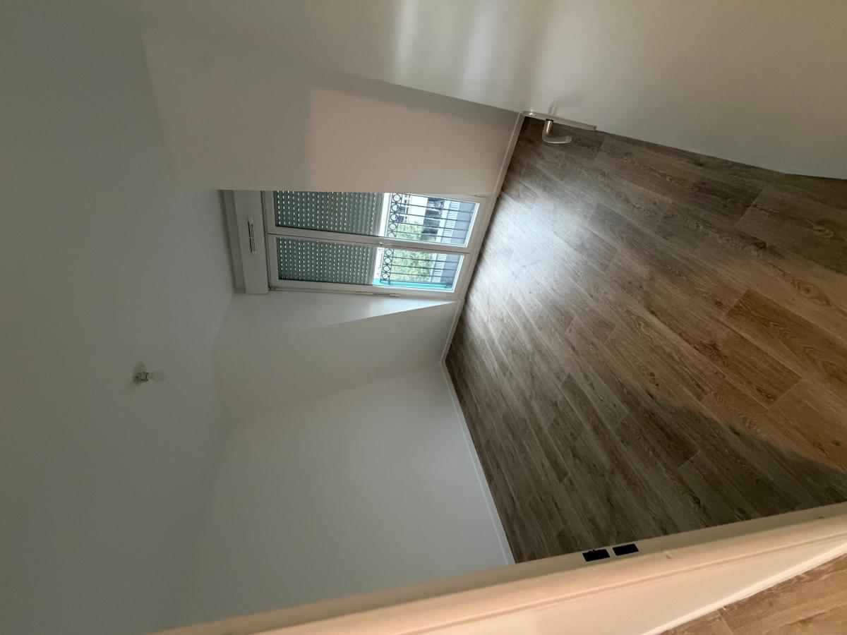5 pièces - 2ème étage - 99m² - 1 763,43 € - Photo #4