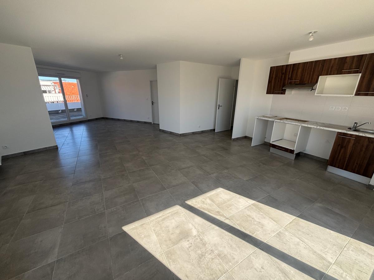 
																																							5 pièces - 
																																						3ème étage - 119m² - 1 117,69 € - Photo #1