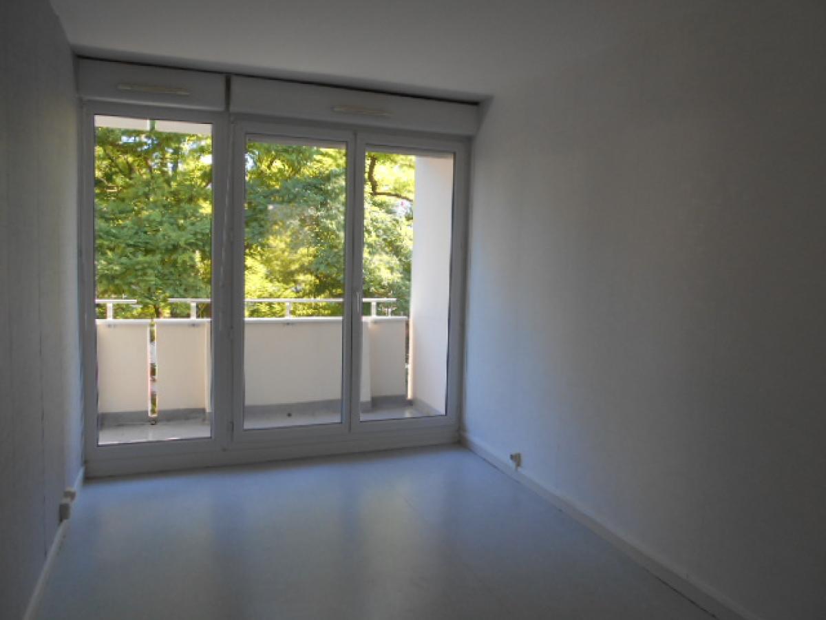 5 pièces - 3ème étage - 91m² - 836,08 € - Photo #4