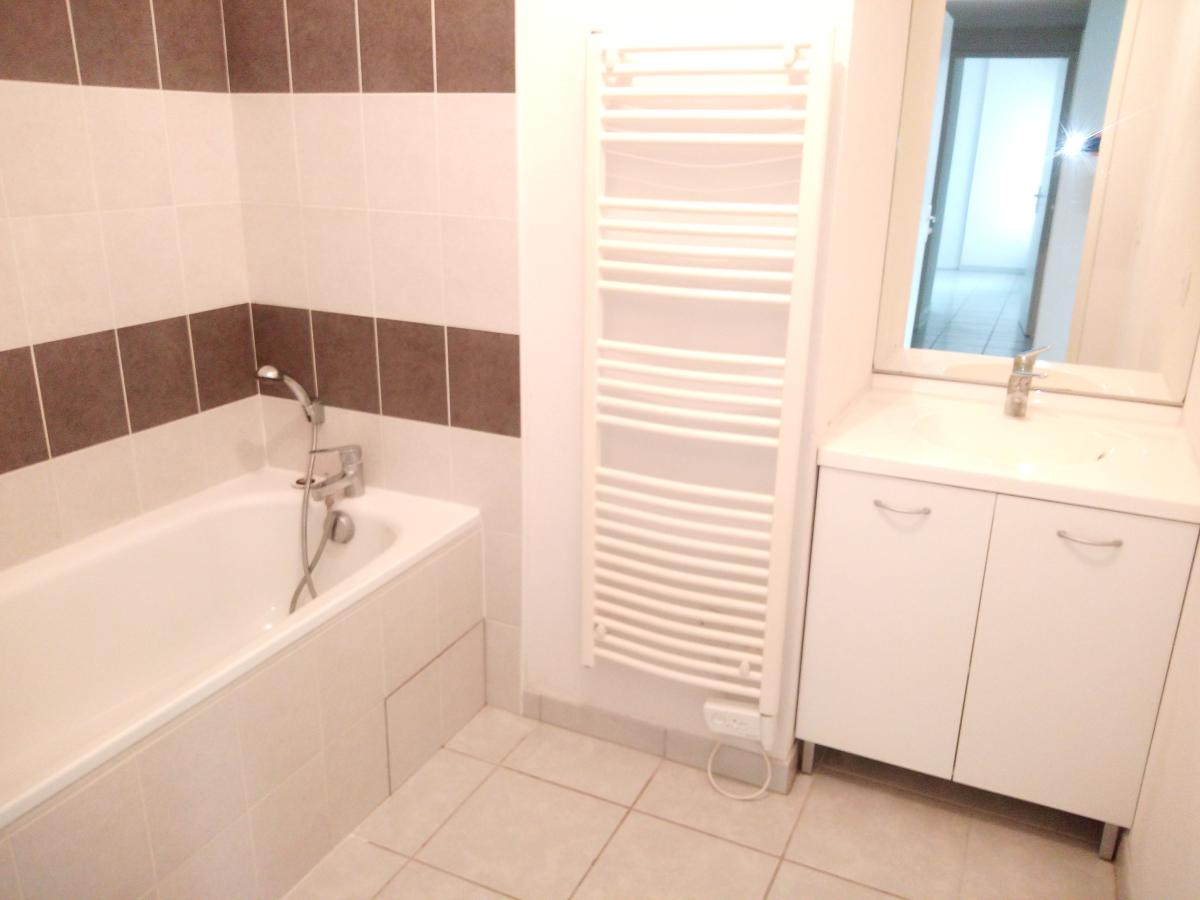 
																																							3 pièces - 
																																						RDC - 69m² - 768,82 € - Photo #4