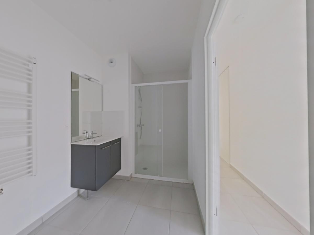 
																																							3 pièces - 
																																						1er étage - 65m² - 869,59 € - Photo #5