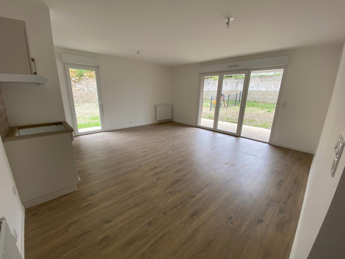 
																																							3 pièces - 
																																						RDC - 63m² - 818,35 € - Photo #1