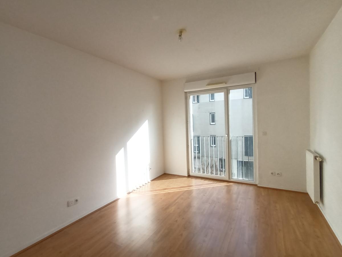 
																																							3 pièces - 
																																						4ème étage - 64m² - 915,82 € - Photo #5