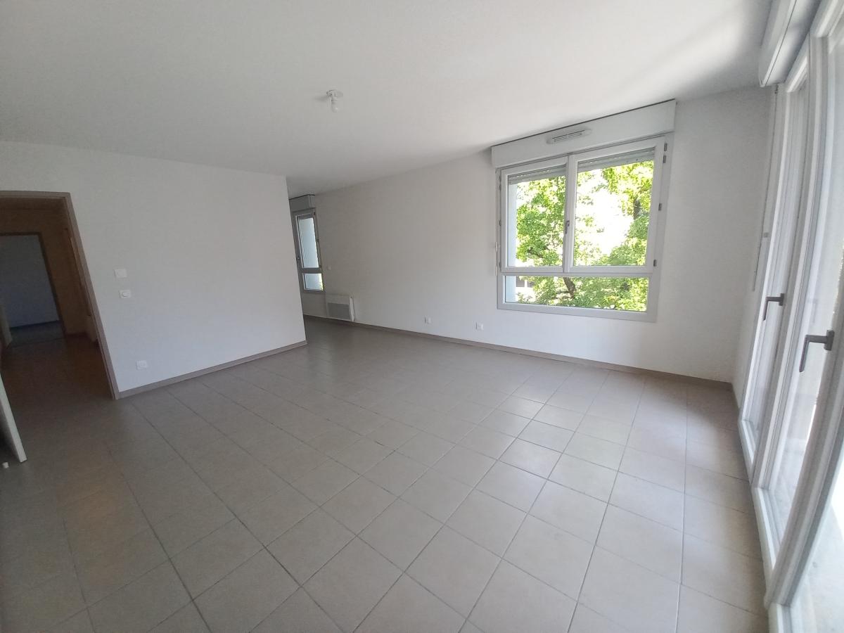 
																																							2 pièces - 
																																						2ème étage - 52m² - 636,18 € - Photo #2