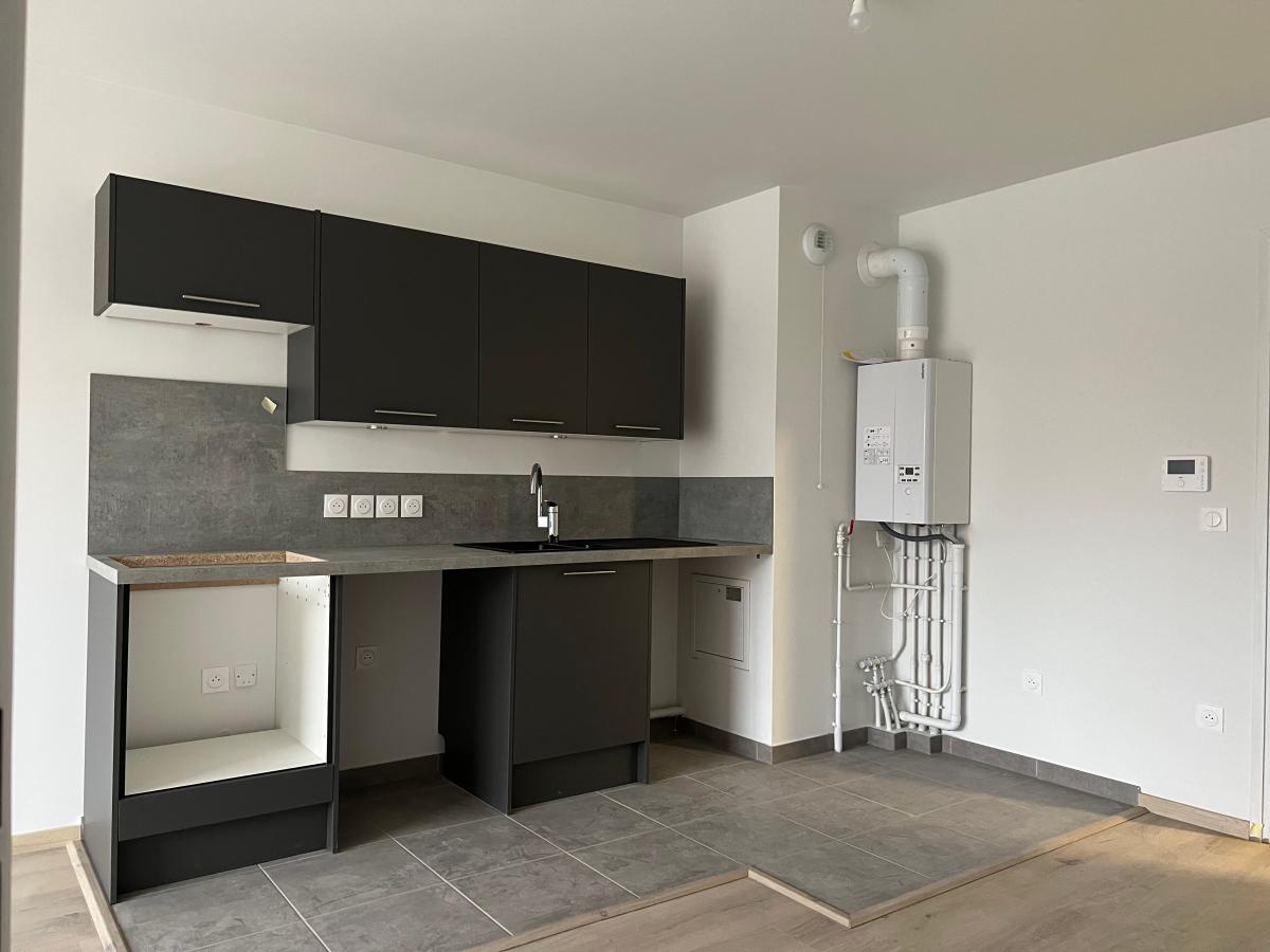 2 pièces - 1er étage - 40m² - 650,70 € - Photo #2