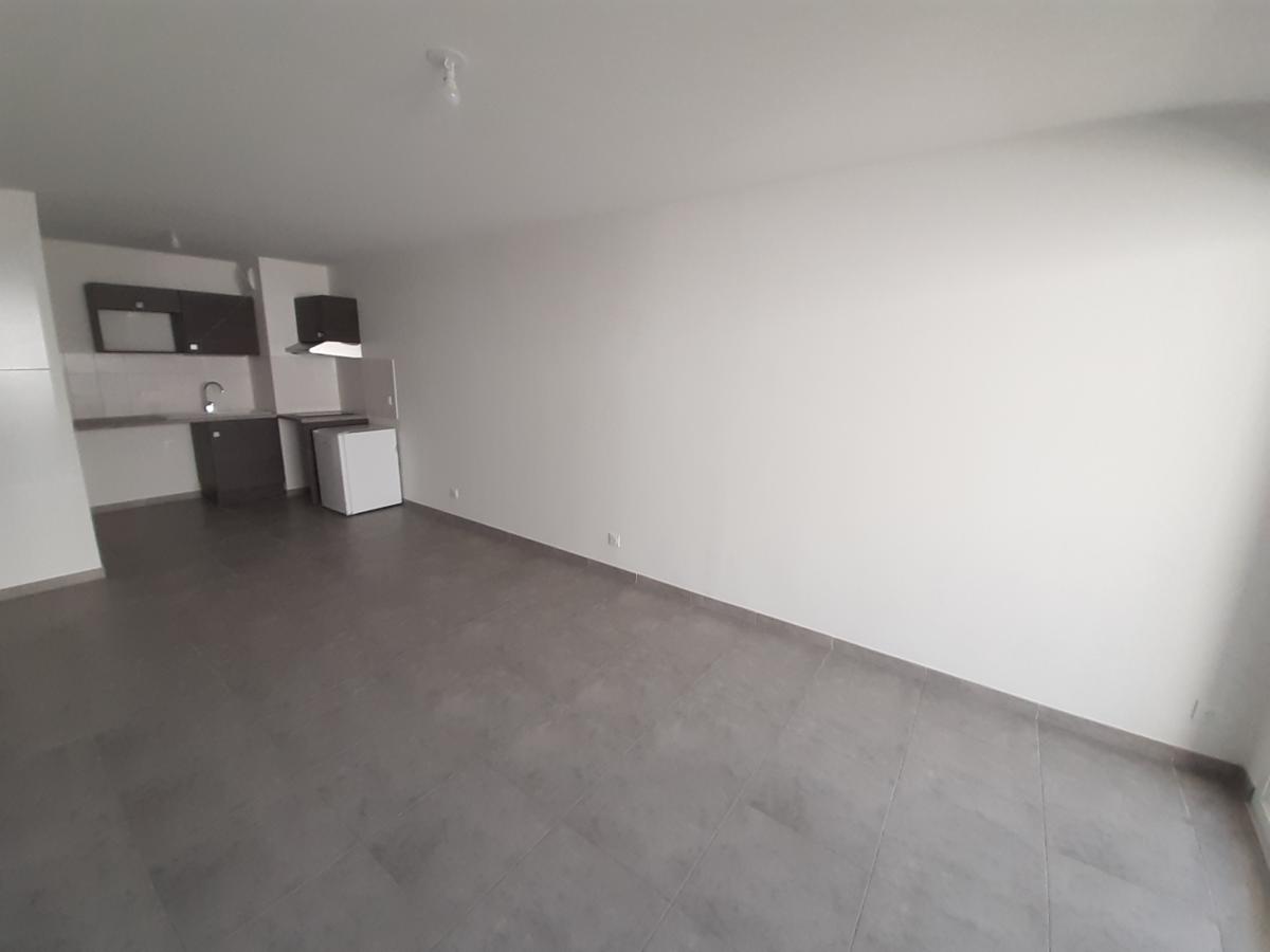 2 pièces - 1er étage - 49m² - 713,05 € - Photo #1