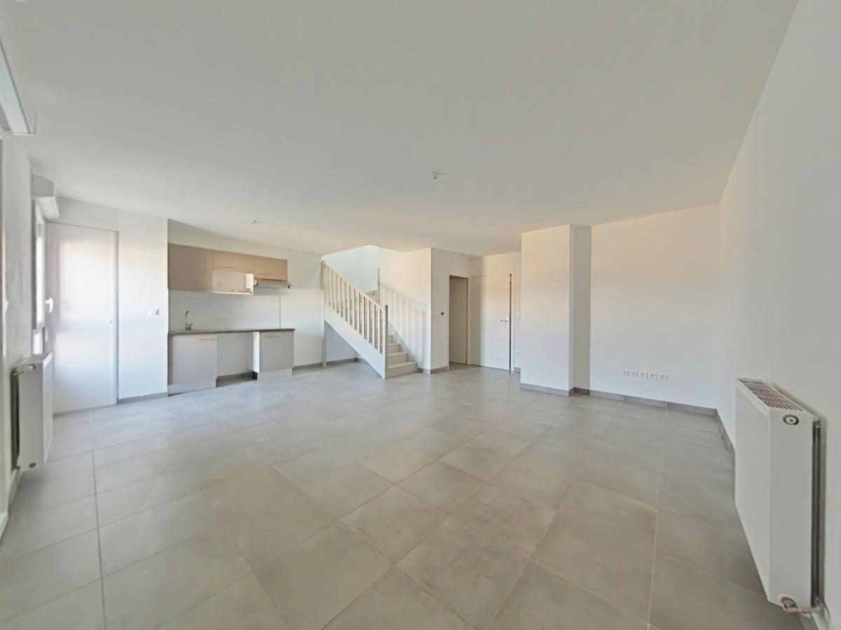 3 pièces - 1er étage - 67m² - 800,80 € - Photo #0