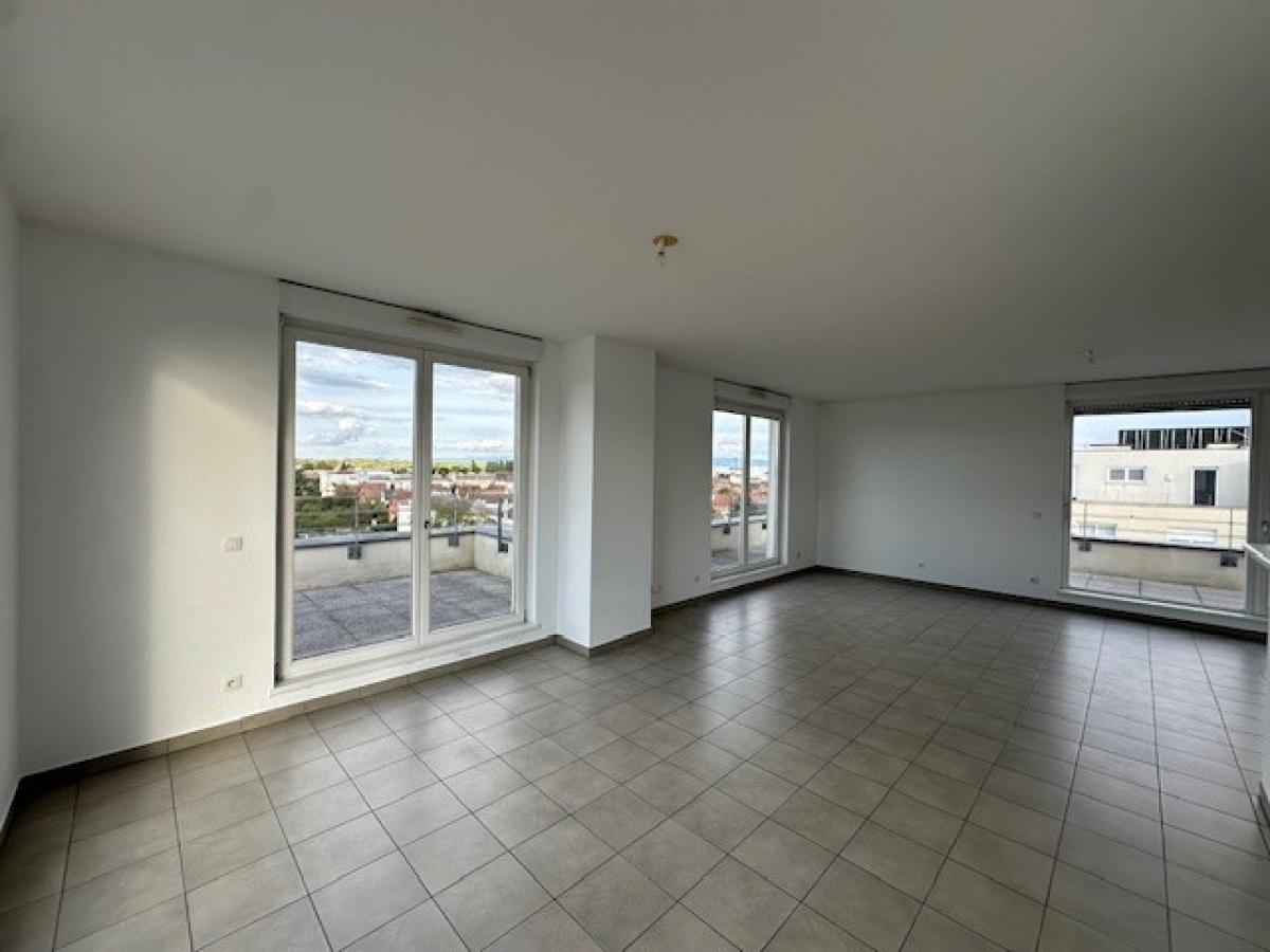 
																			4 pièces - 
																		1er étage - 95m² - 1 274,08 € - Photo #4