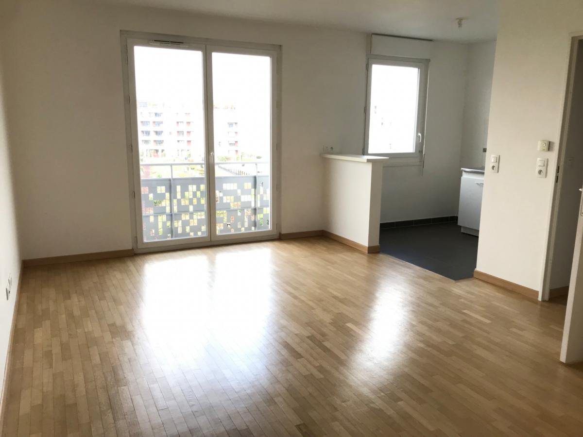 2 pièces - 3ème étage - 47m² - 1 396,20 € - Photo #0