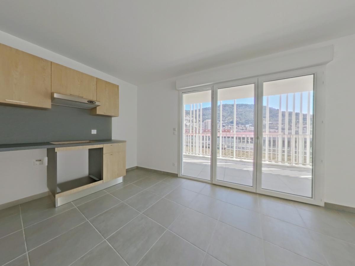 
																																							4 pièces - 
																																						3ème étage - 80m² - 1 415,57 € - Photo #2