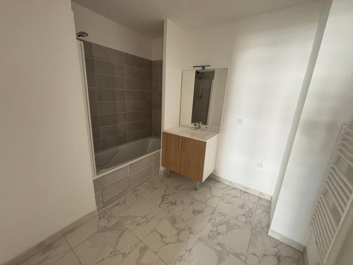 
																			3 pièces - 
																		2ème étage - 62m² - 718,50 € - Photo #5