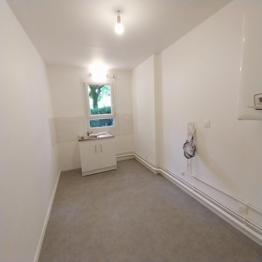 
																																							3 pièces - 
																																						RDC - 70m² - 180 000 € - Photo #3