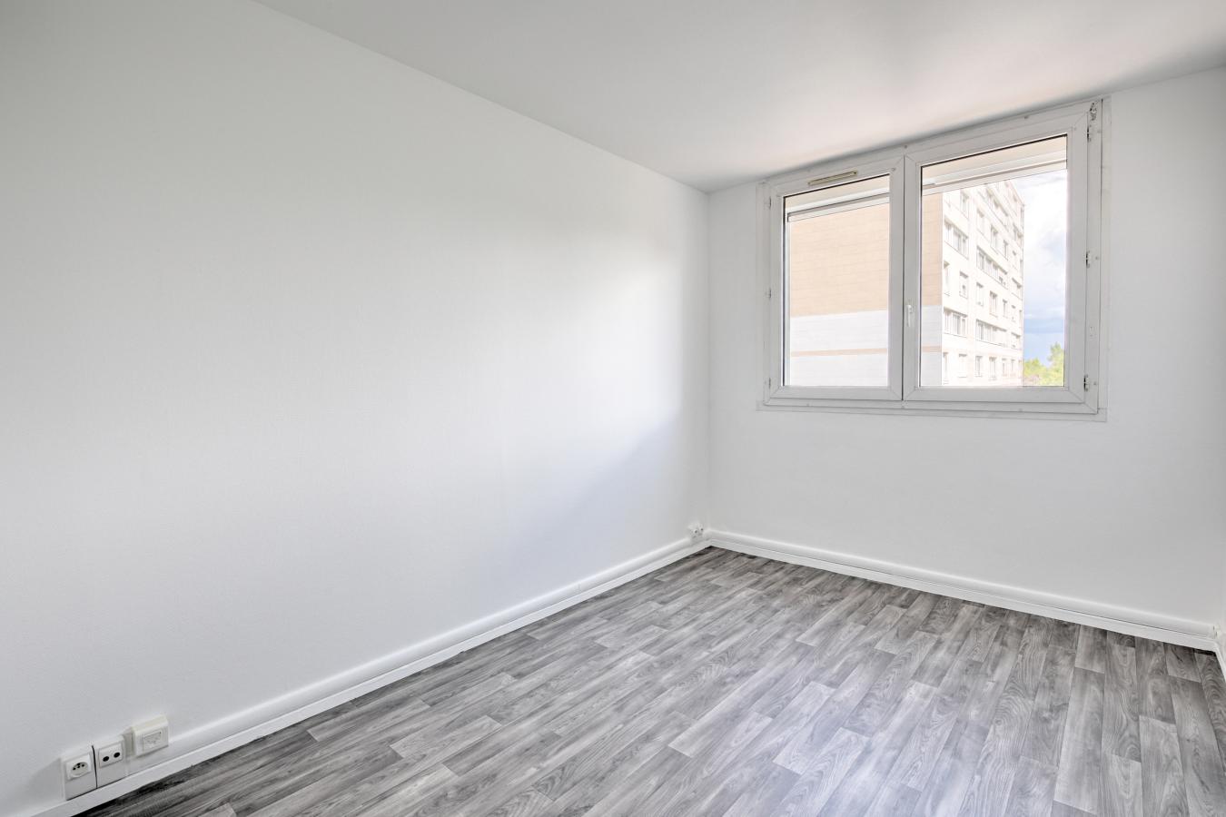 5 pièces - 4ème étage - 74m² - 1 399,55 € - Photo #6