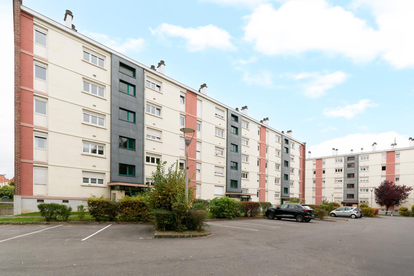 4 pièces - 4ème étage - 67m² - 82 500 € - Photo #1