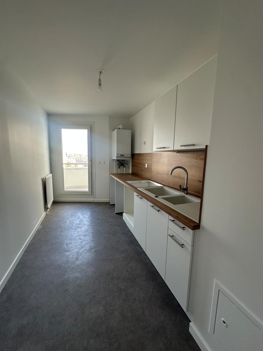 3 pièces - 15ème étage - 74m² - 1 685,45 € - Photo #2