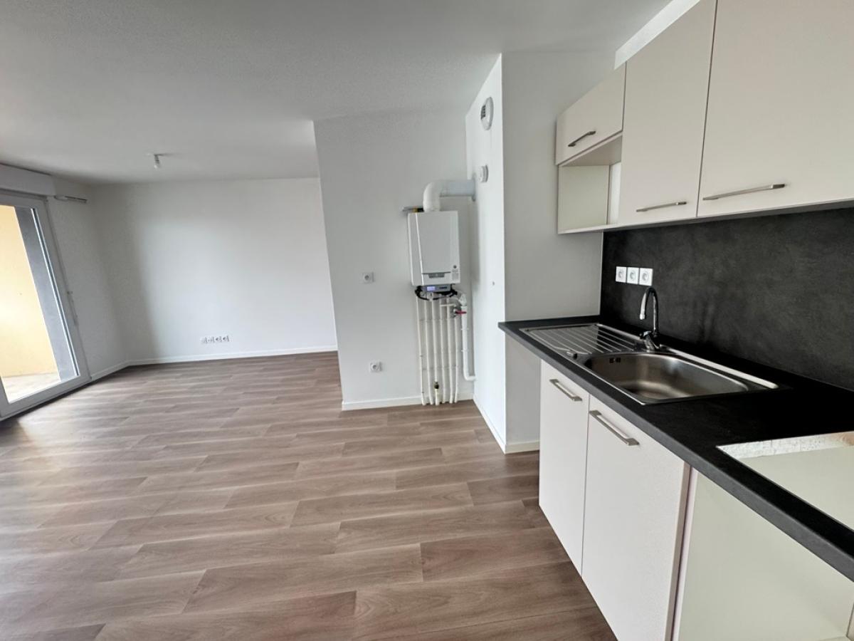 
																																							3 pièces - 
																																						1er étage - 62m² - 719,90 € - Photo #1