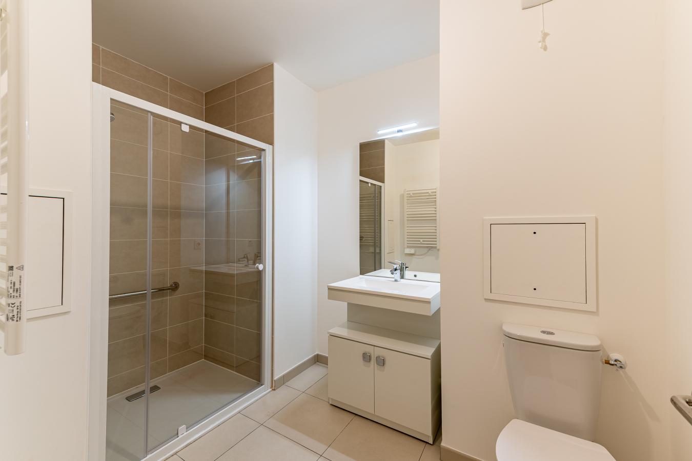 
																																							3 pièces - 
																																						4ème étage - 73m² - 1 457,73 € - Photo #3