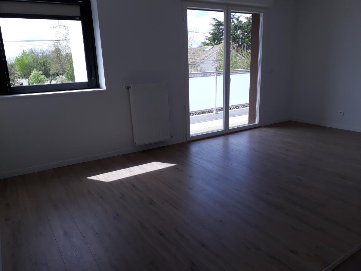 
																																							3 pièces - 
																																						1er étage - 63m² - 866,78 € - Photo #1