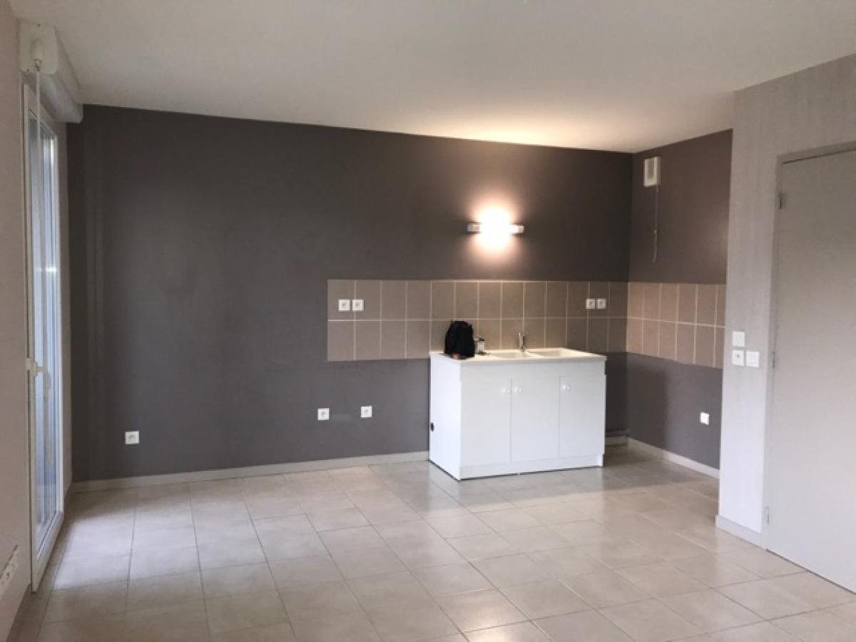 2 pièces - 4ème étage - 43m² - 764,44 € - Photo #1