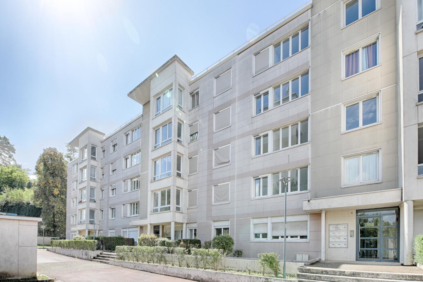 5 pièces - 4ème étage - 79m² - 1 394,74 € - Photo #0