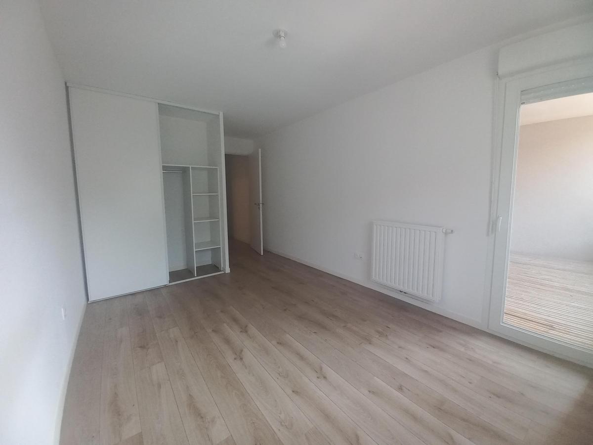 4 pièces - 1er étage - 90m² - 1 051,75 € - Photo #4