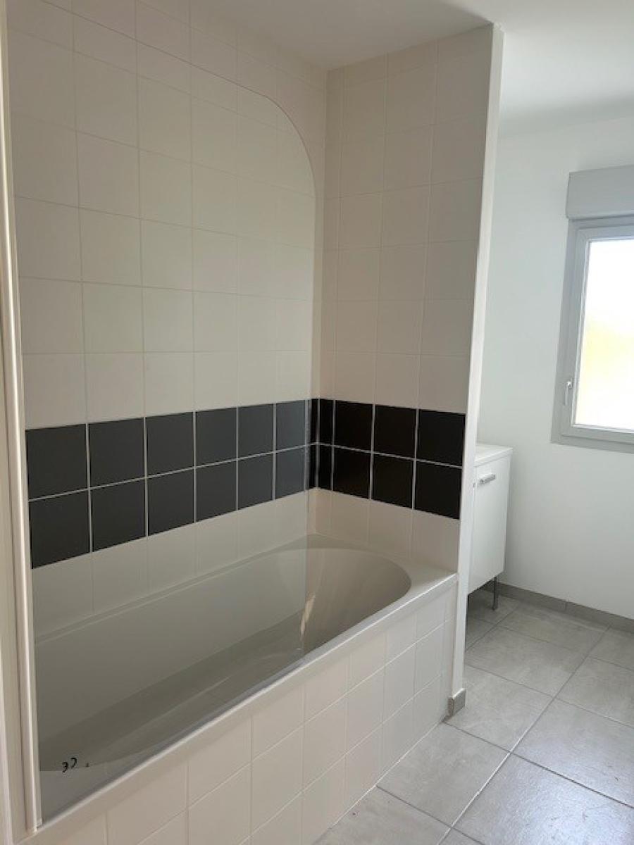 
																																							3 pièces - 
																																						RDC - 65m² - 1 012,39 € - Photo #7