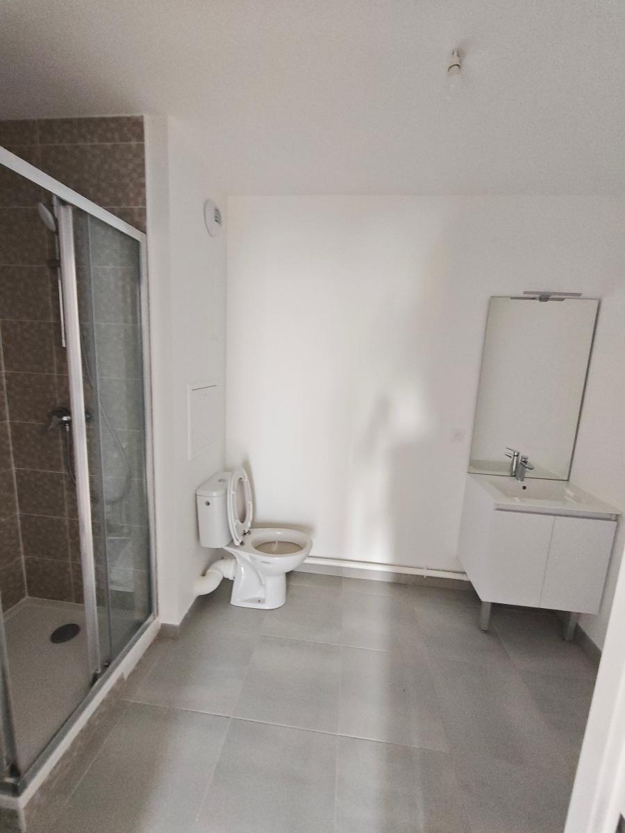 
																																							2 pièces - 
																																						1er étage - 44m² - 1 047,30 € - Photo #1