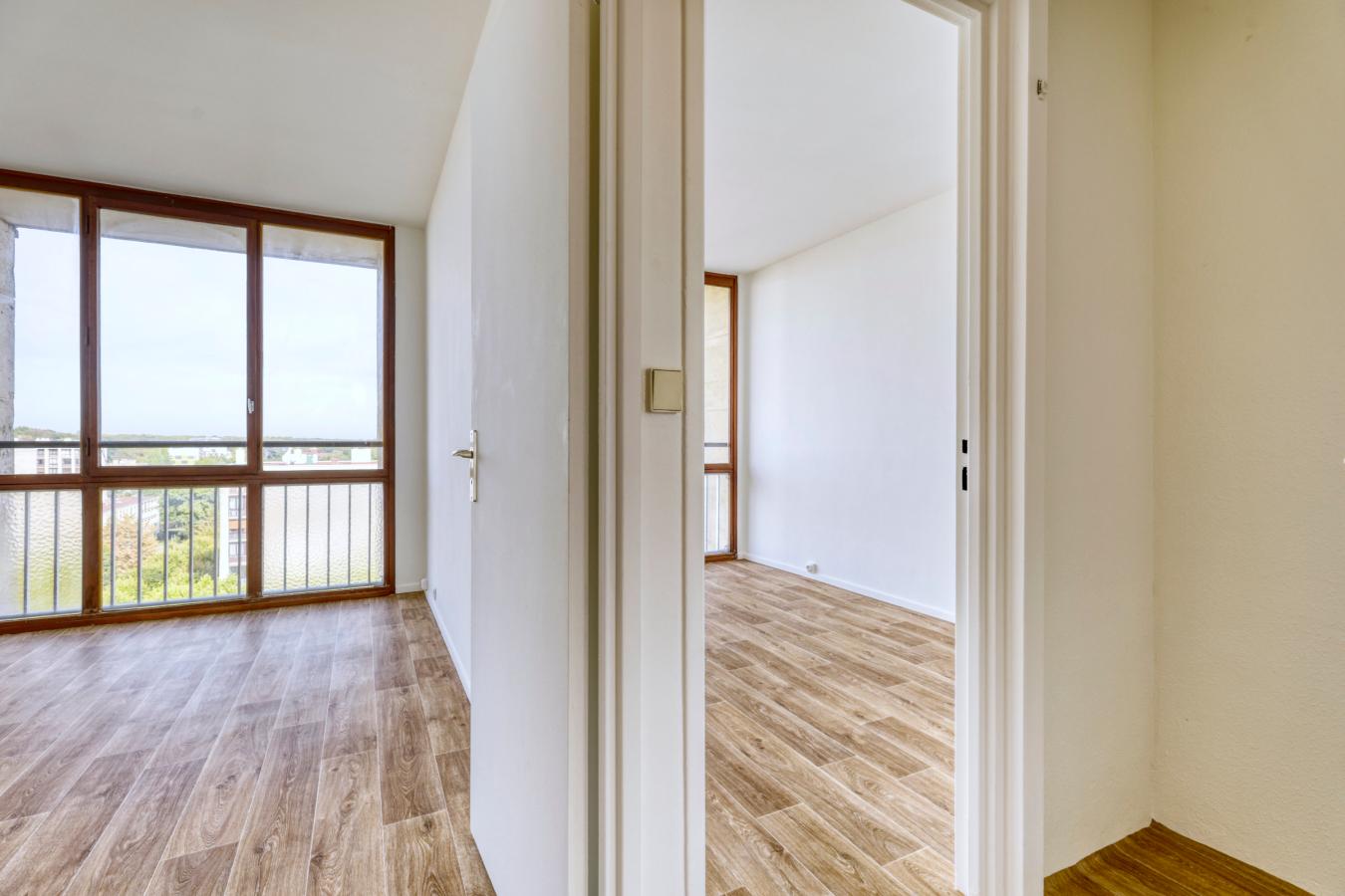 
																																							3 pièces - 
																																						10ème étage - 56m² - 180 000 € - Photo #5