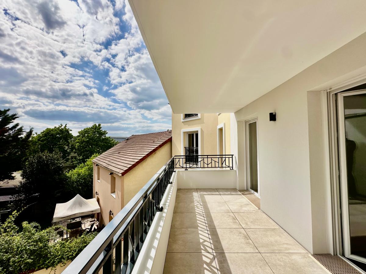 
																			4 pièces - 
																		3ème étage - 79m² - 1 550,40 € - Photo #0