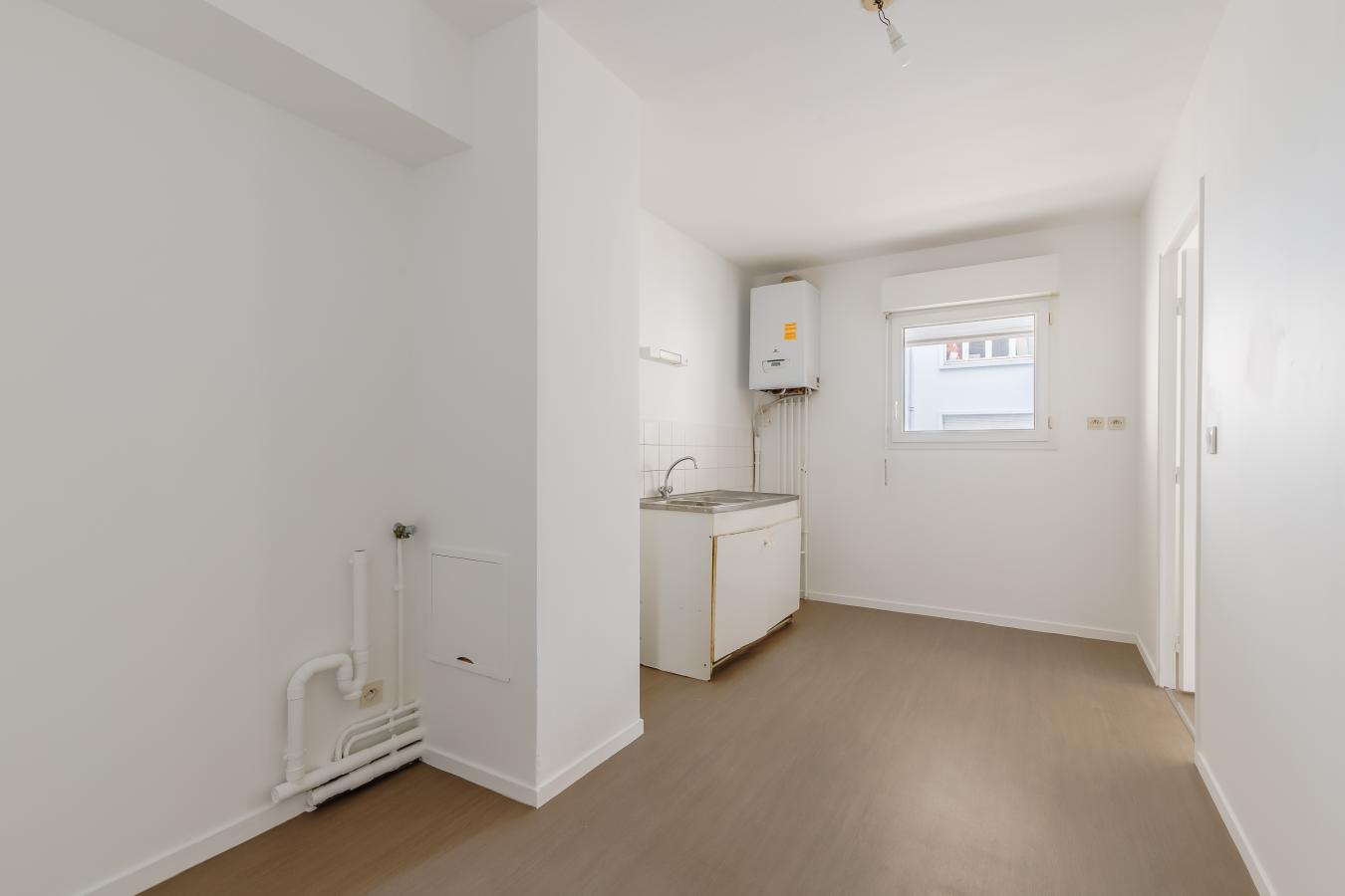 
																																							4 pièces - 
																																						RDC - 84m² - 105 000 € - Photo #3