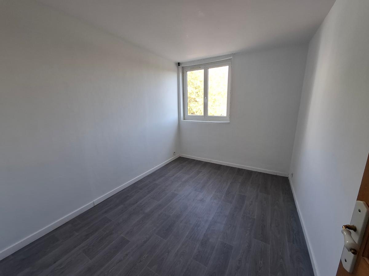 
																																							3 pièces - 
																																						4ème étage - 74m² - 685,01 € - Photo #5