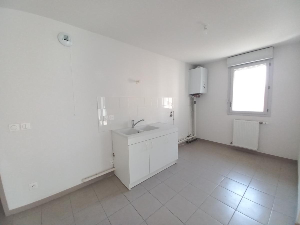 
																																							3 pièces - 
																																						1er étage - 72m² - 811,11 € - Photo #2