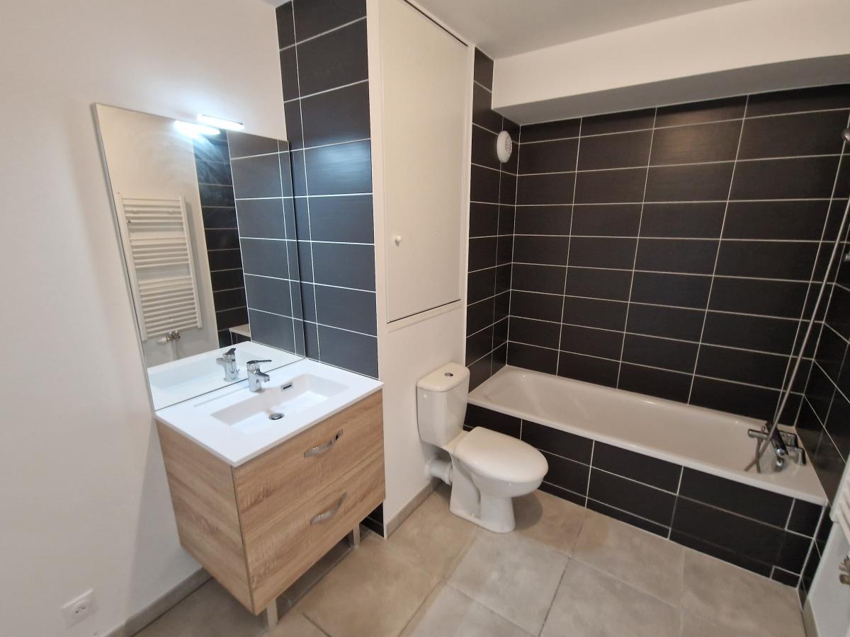 
																																							2 pièces - 
																																						1er étage - 49m² - 605,56 € - Photo #4