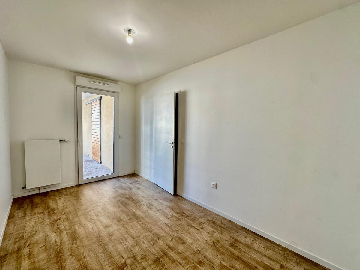 
																			4 pièces - 
																		1er étage - 95m² - 1 537,96 € - Photo #4