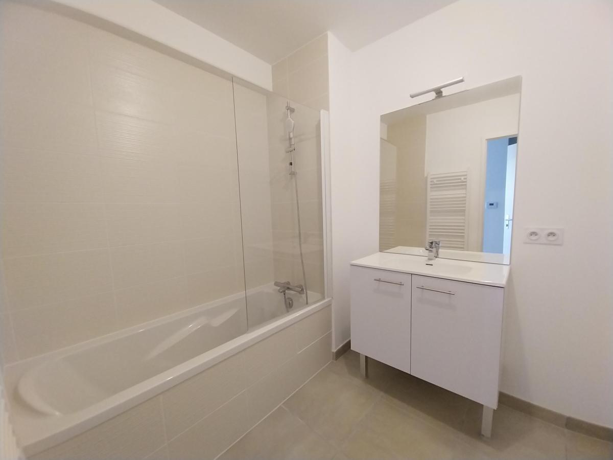3 pièces - 3ème étage - 66m² - 842,63 € - Photo #5