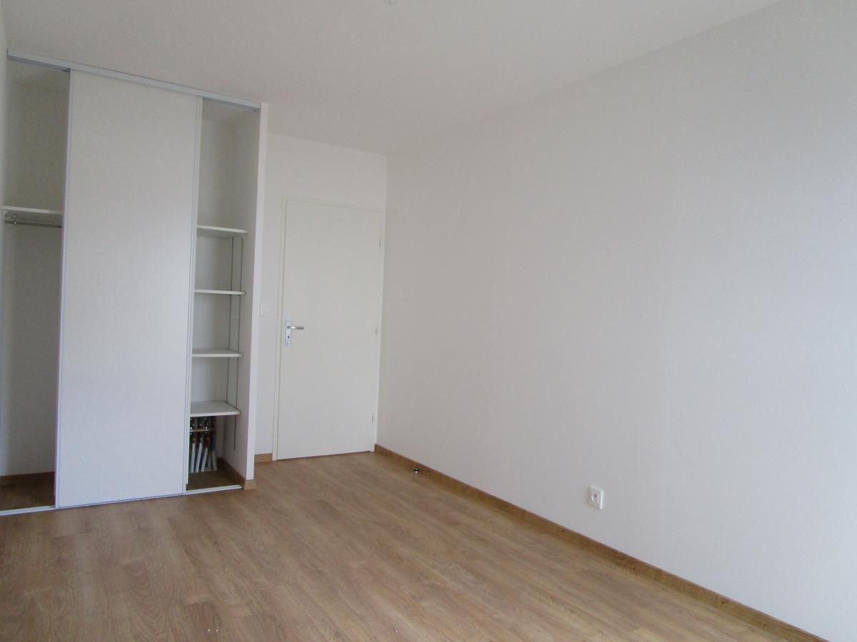 
																																							3 pièces - 
																																						1er étage - 66m² - 722,86 € - Photo #3