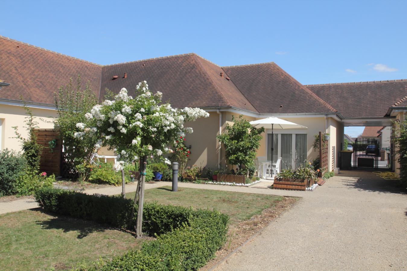 
																																							3 pièces - 
																																						RDC - 73m² - 817,17 € - Photo #1