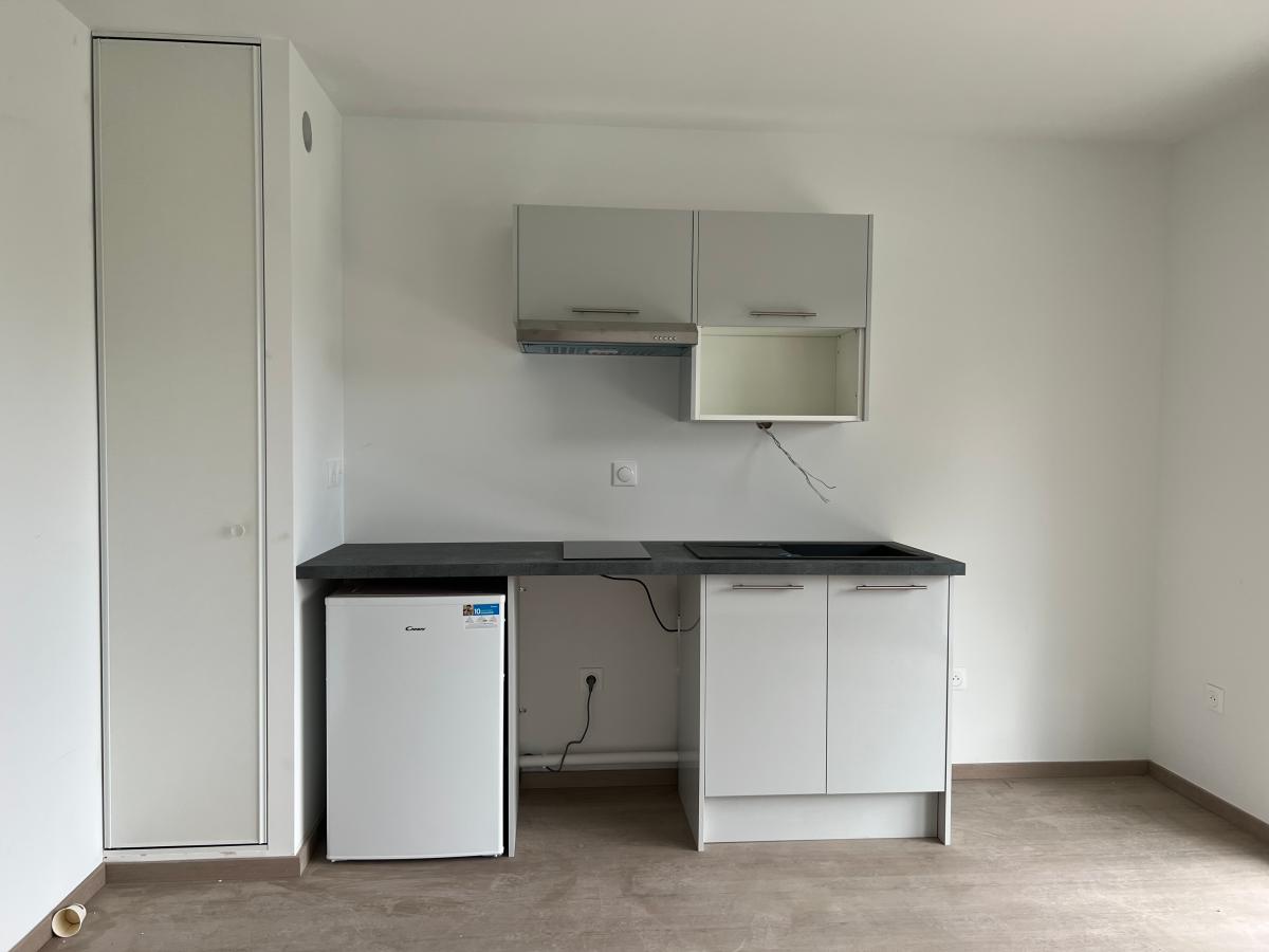 
																																							1 pièce - 
																																						2ème étage - 27m² - 374,76 € - Photo #6