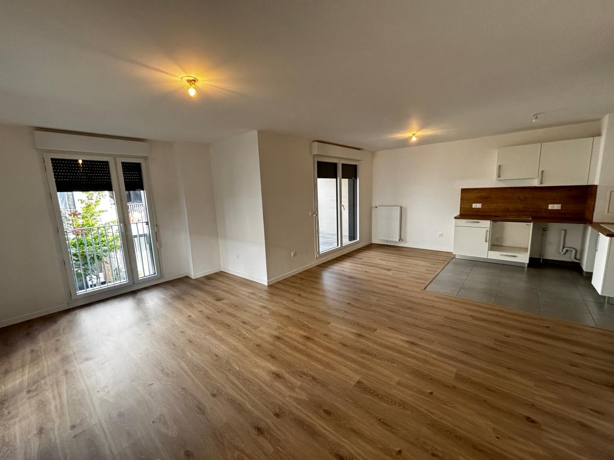 
																																							2 pièces - 
																																						2ème étage - 42m² - 1 160,85 € - Photo #1