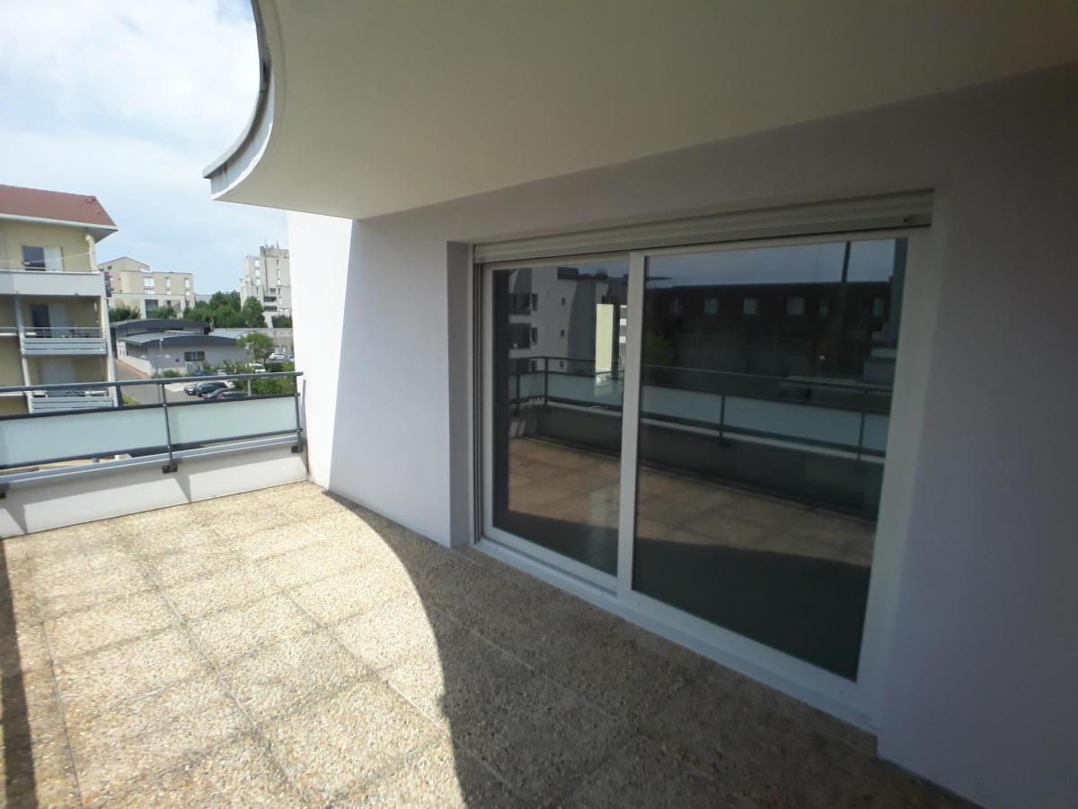 
																																							2 pièces - 
																																						3ème étage - 52m² - 710,72 € - Photo #1